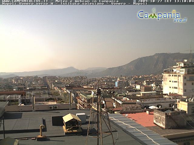 Napoli - Piazza Vanvitelli live Webcam - Ultima immagine ripresa